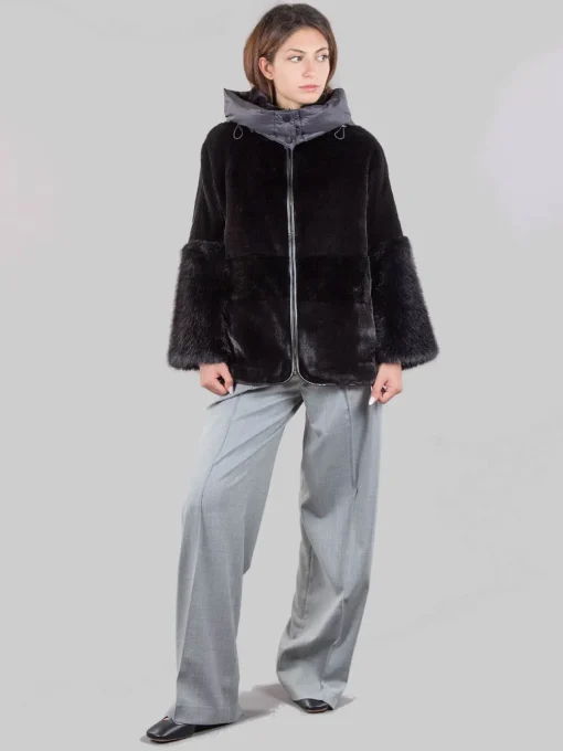 Clearance VIOLANTI Ecopelliccia con cappuccio