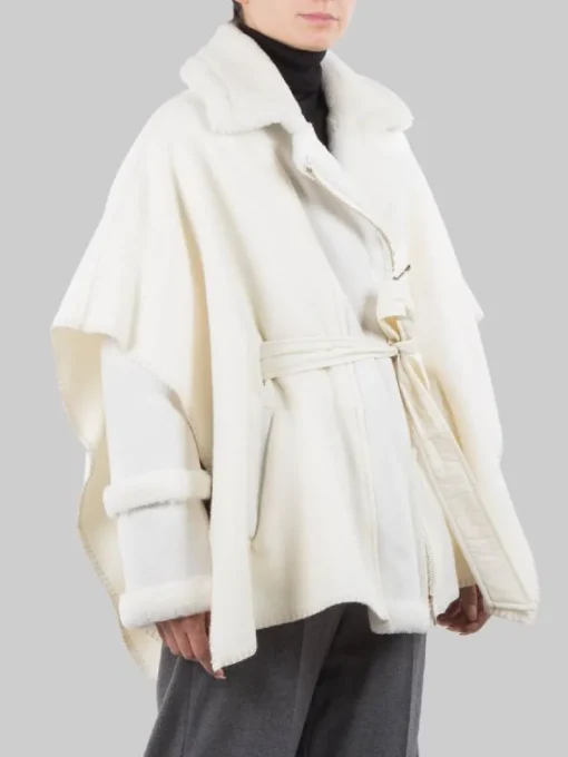 Fashion VIOLANTI GIACCA MODELLO MANTELLA REALIZZATA CON INSERTI IN ECO PELLICCIA E MONTONE Bianco