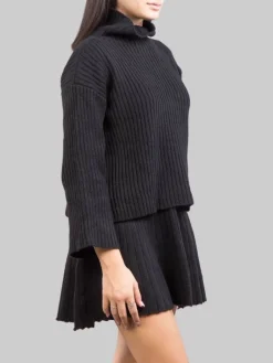 New AKEP MAGLIA A COLLO ALTO NERA IN TESSUTO A COSTINE Nero