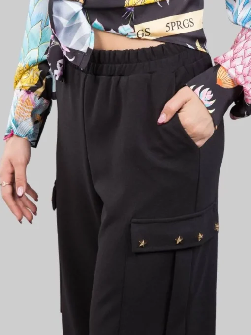 Discount 5 PROGRESS PANTALONI CARGO NERI CON STELLE APPLICATE Nero