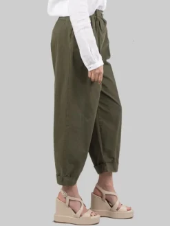 Fashion PINKO PANTALONI CROPPED IN MORBIDO COTONE A VITA ALTA CON PINCES VerdeMilitare